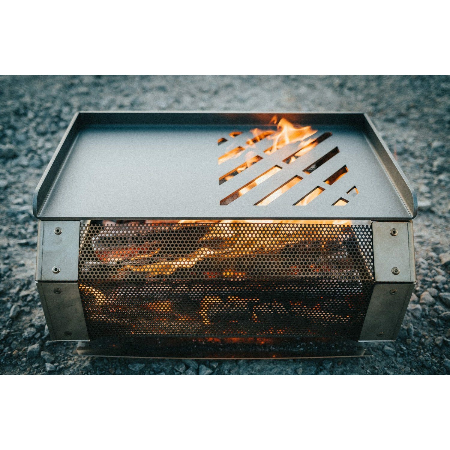 Pyro Camp Fire Pit Grill Kit Steelmade