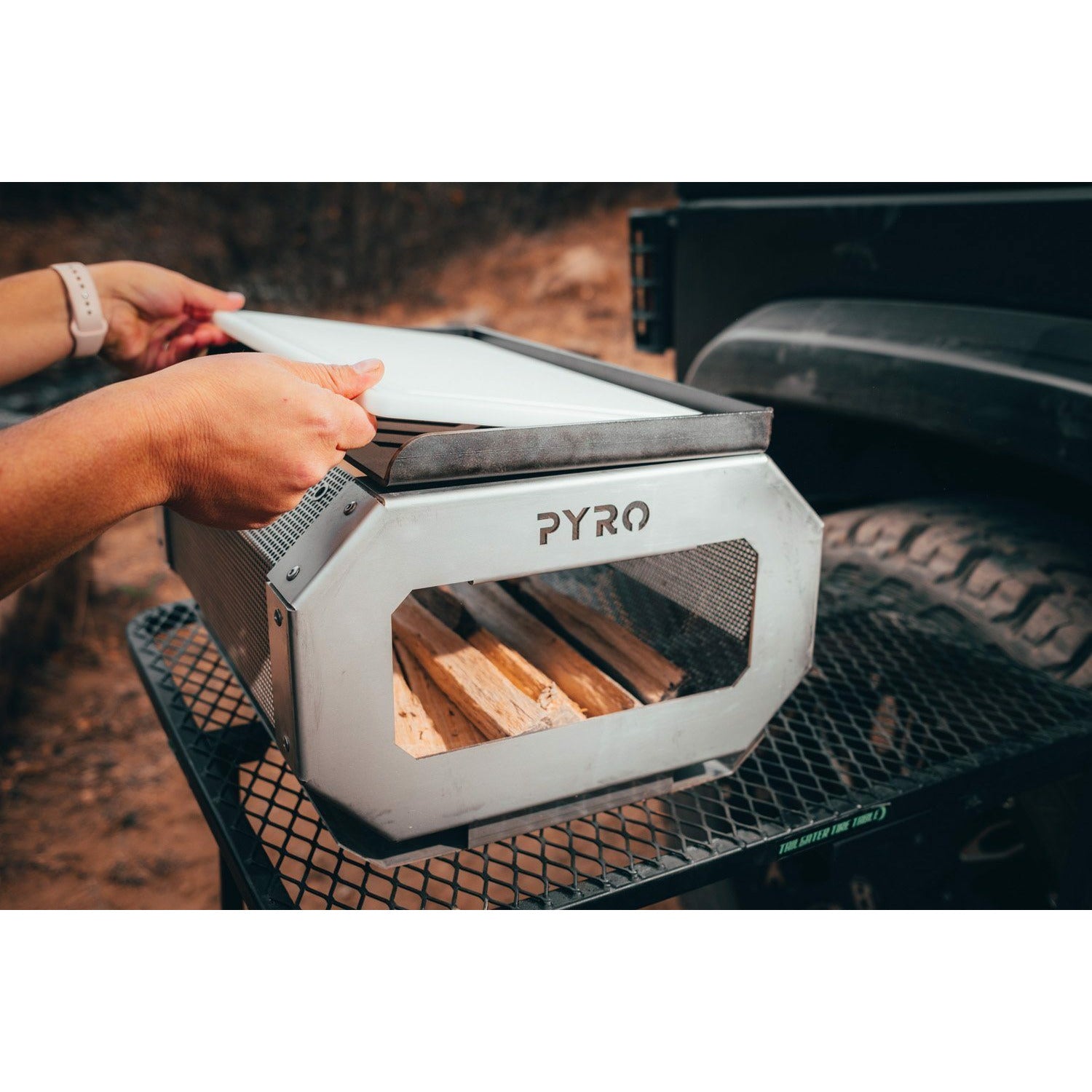 https://steelmadeusa.com/cdn/shop/products/pyro-camp-fire-pit-grill-kit-flat-top-griddle-pyro-products-525321_2048x.jpg?v=1655247302