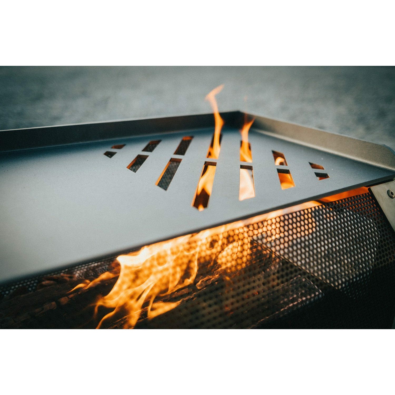 Pyro Camp Fire Pit + Grill Kit - Steelmade